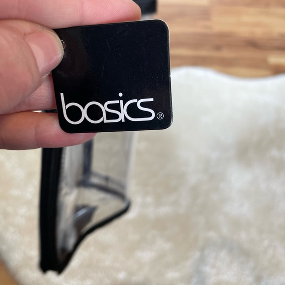 Basics makeup bag - Picture 2 of 5